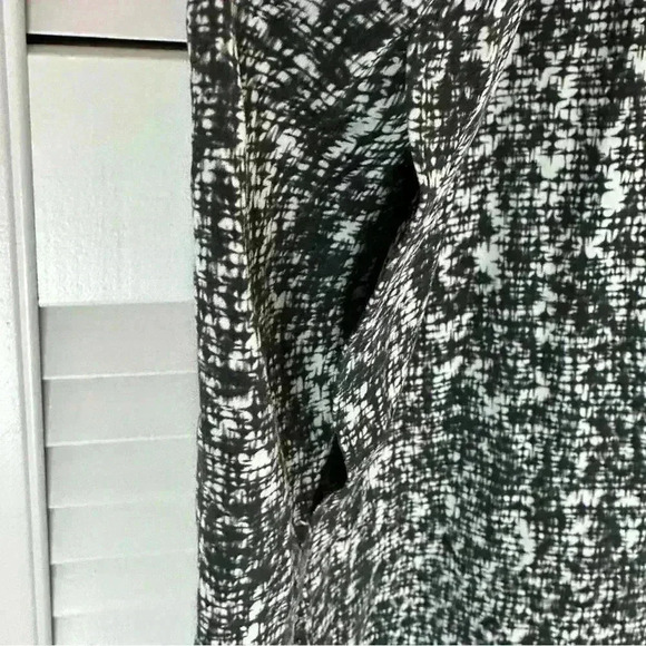 Eileen Fisher Silk Knee Length Shift Dress | Black and White | SZ M - Picture 4 of 6